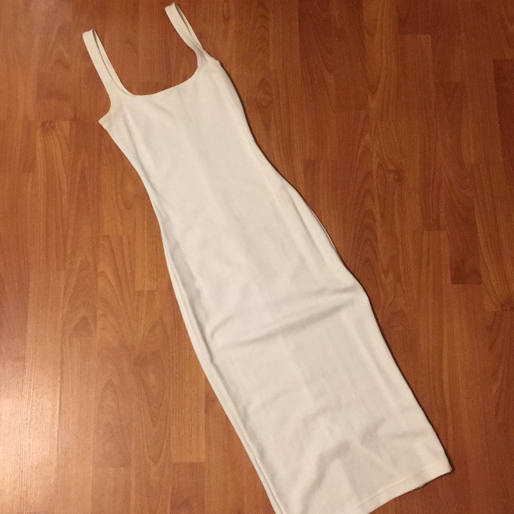 White bodycon dress